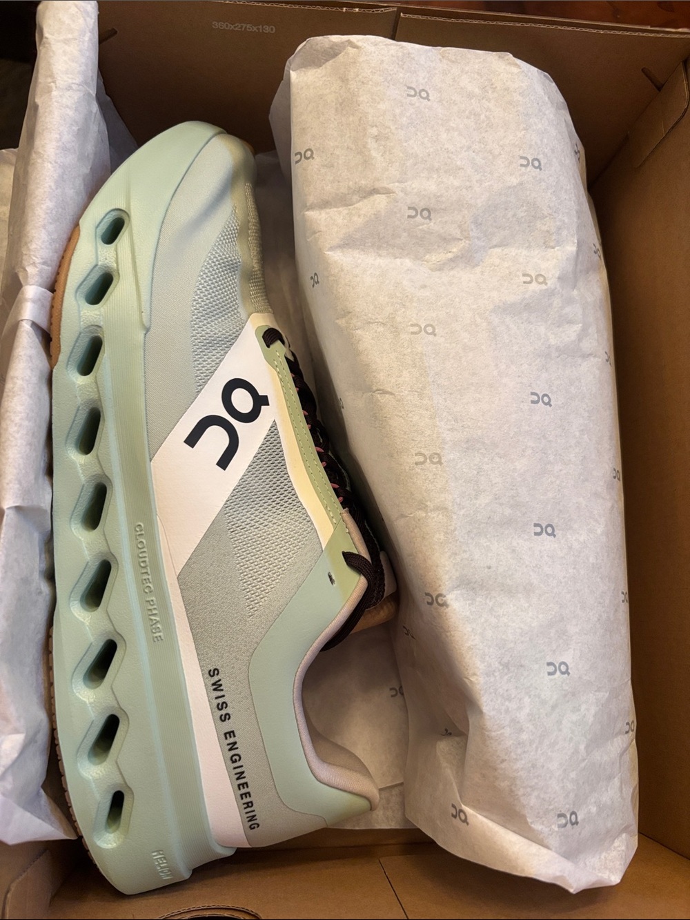 On Cloudsurfer Next Z5 Running Shoes - Picture 2 of 15